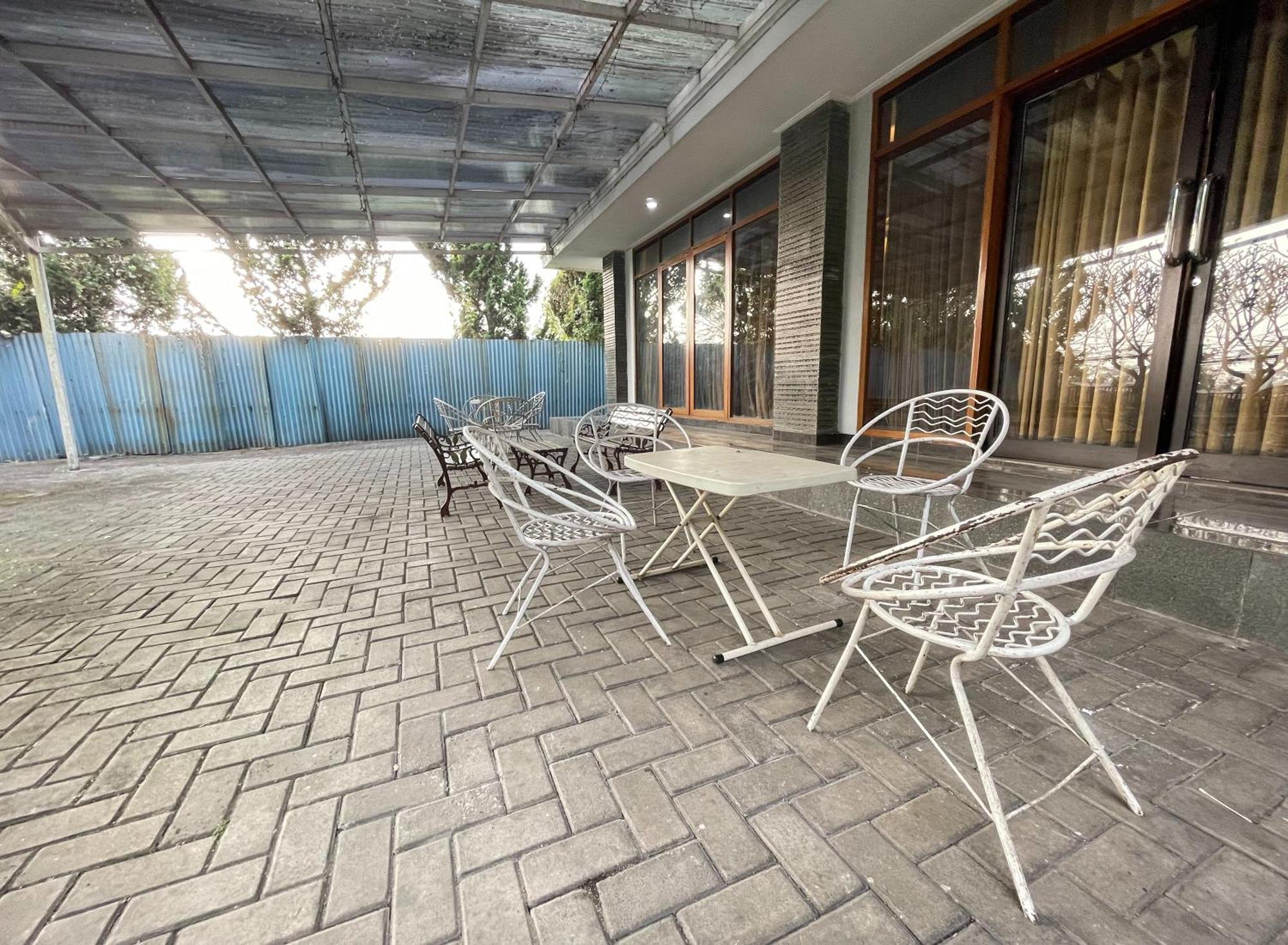 Cemara Hijau Hotel 2*